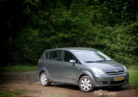 Toyota Corolla Verso 2.2 D-4D Linea Sol (2005)