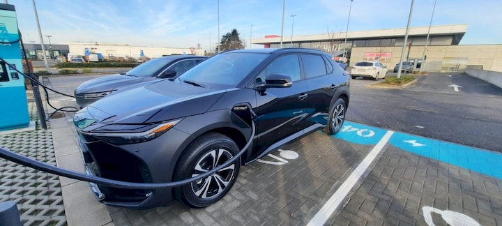 Toyota bZ4X Dynamic (2024) review - AutoWeek