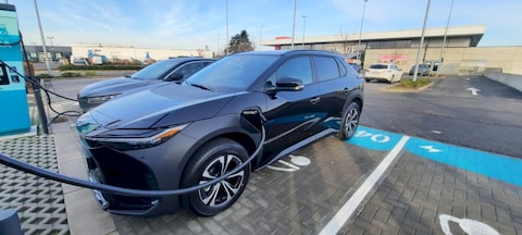 Toyota bZ4X Dynamic (2024)