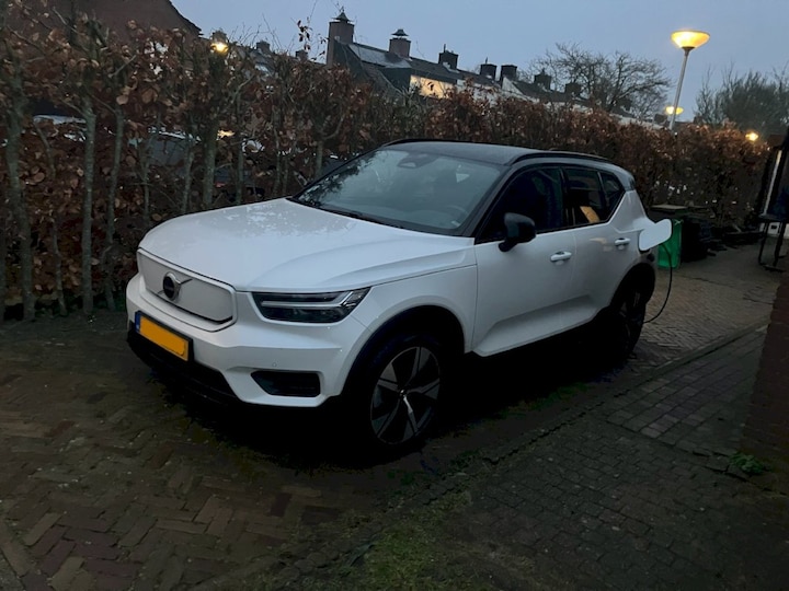 Volvo XC40 Recharge Twin Pure Electric Plus (2021)