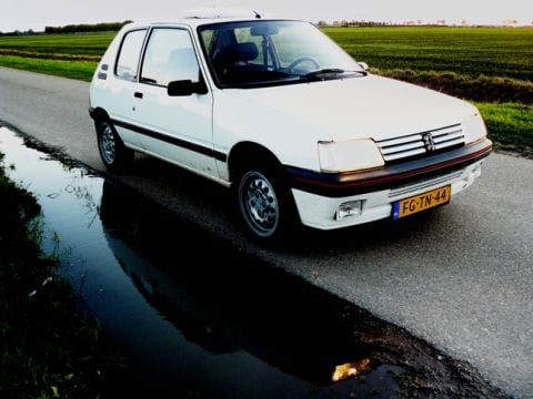 Peugeot 205 XE/Accent 1.1i (1992)