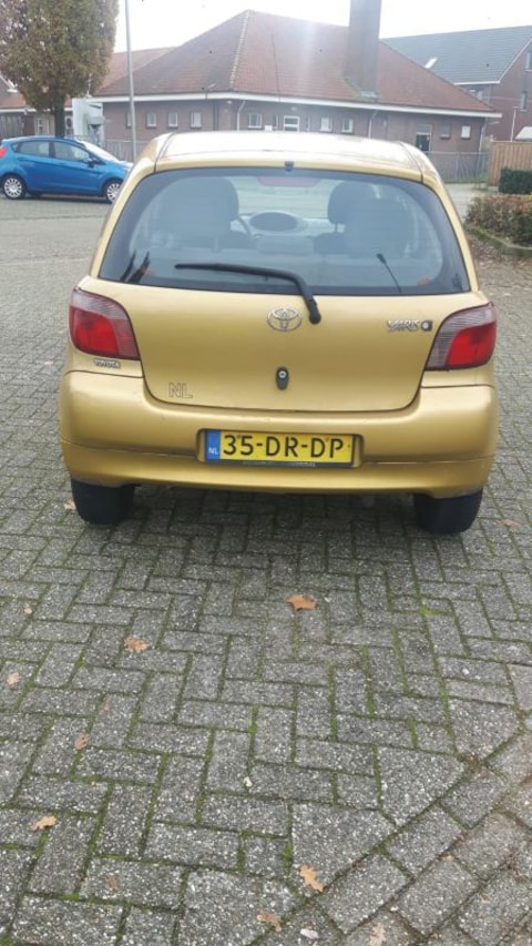 Toyota Yaris 1.0 16v VVT-i Linea Sol (1999)