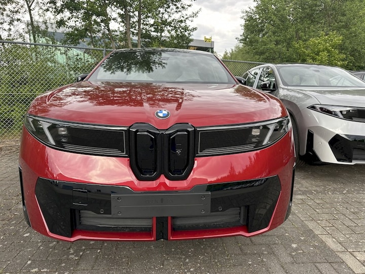 BMW iX3 50 xDrive (2026)