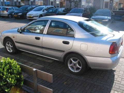 Mitsubishi Carisma 1.6 GLi (1997)