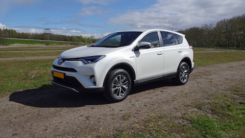 Toyota RAV4 2.5 Hybrid 2WD First Edition