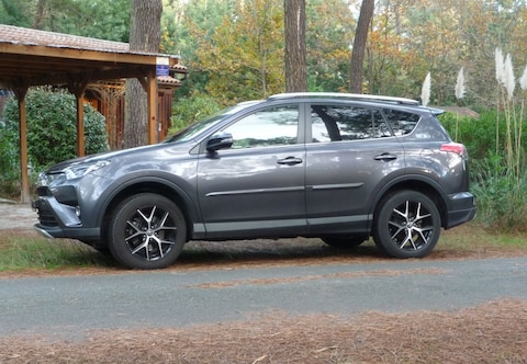 Toyota RAV4 2.5 Hybrid 2WD Style