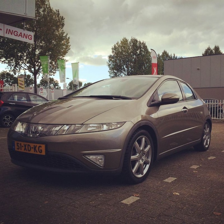 Honda Civic 1.8i-VTEC Sport (2007)