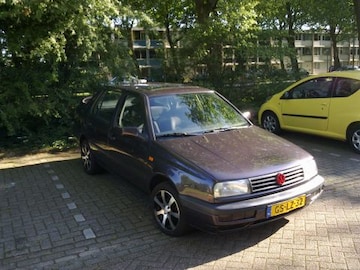 Volkswagen Vento 1.8 90pk GL (1993)