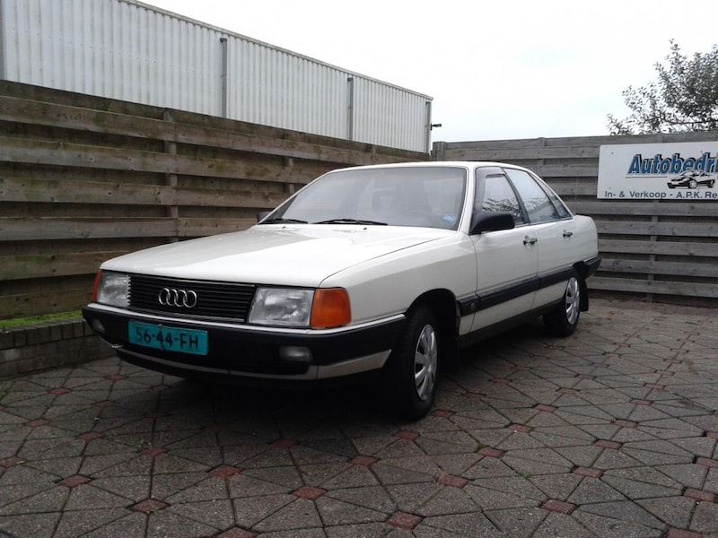 Audi 100 1.8 75pk (1986)