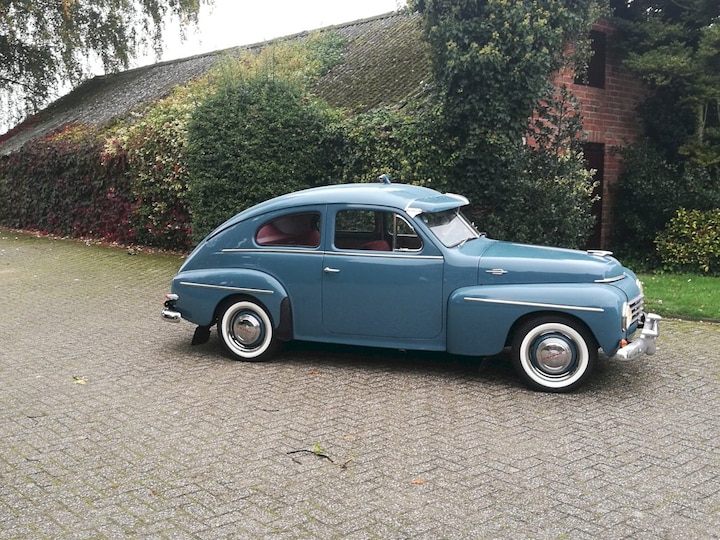 Volvo PV444 (1952)