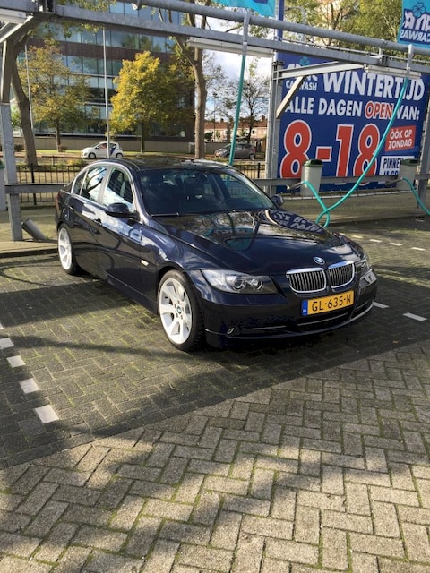 BMW 330i Dynamic Executive