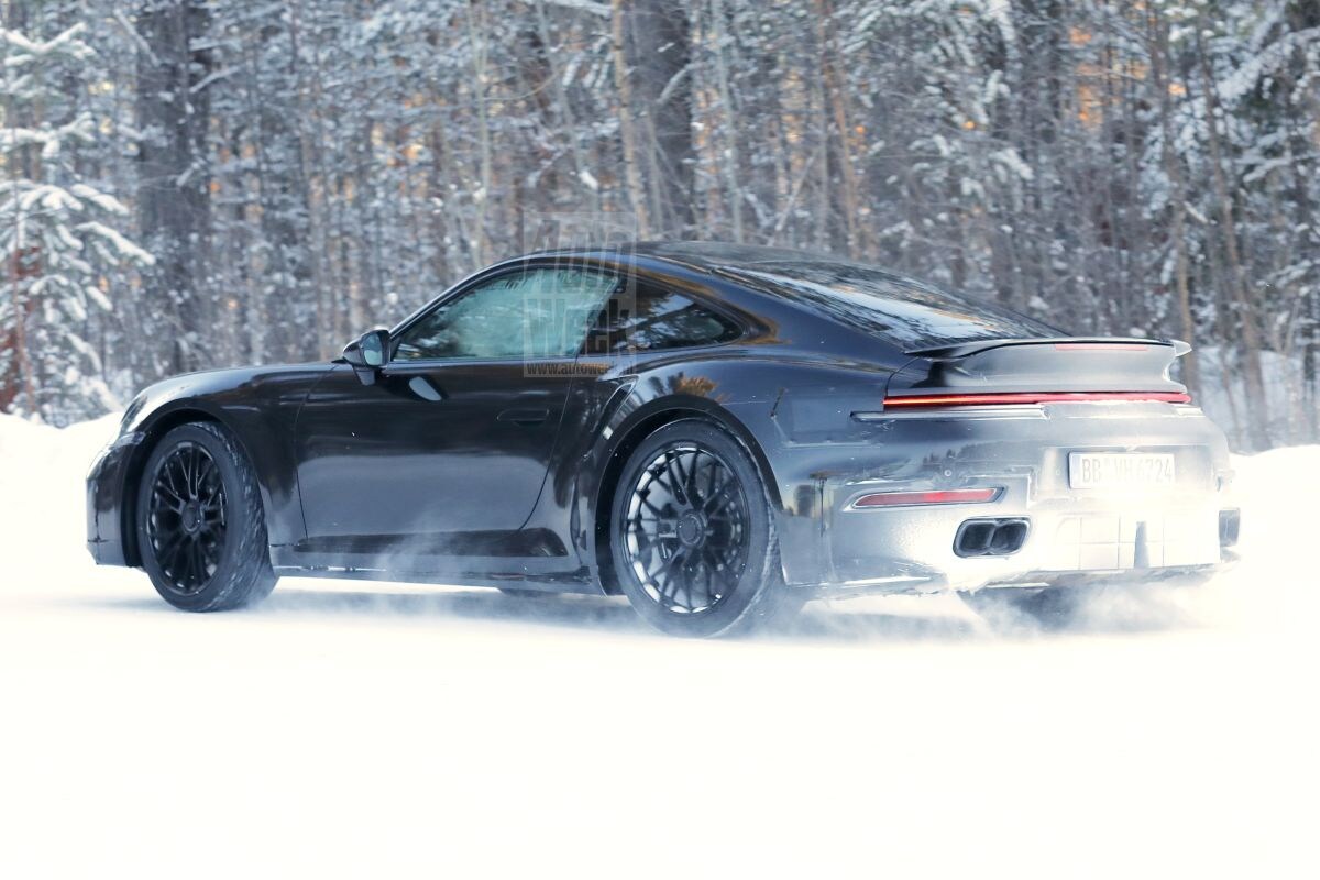 Porsche 911 Turbo shows new rear end - Techzle