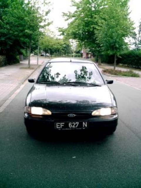 Ford Mondeo 1.8i GLX (1993)