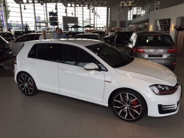 Volkswagen Golf 2.0 TSI GTI Performance (2015)