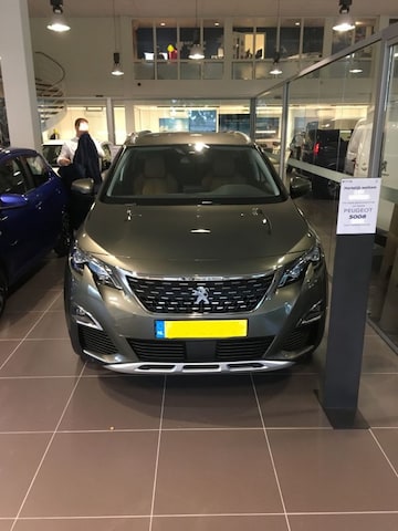 Peugeot 5008 Allure 1.2 PureTech 130 (2019)