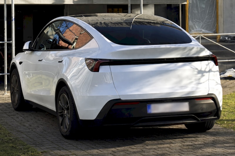 Tesla Model Y Standard RWD (2025)
