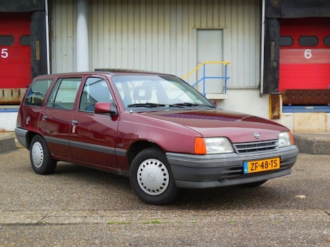 Opel Kadett Caravan 1.4i LS