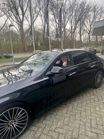 Mercedes-Benz E 300 e AMG Line (2024)