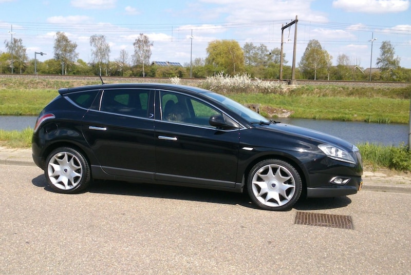 Lancia Delta 1.4 T-Jet 120pk Oro (2009)