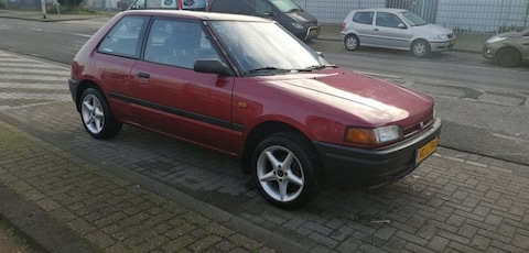 Mazda 323 1.3i Millionaire