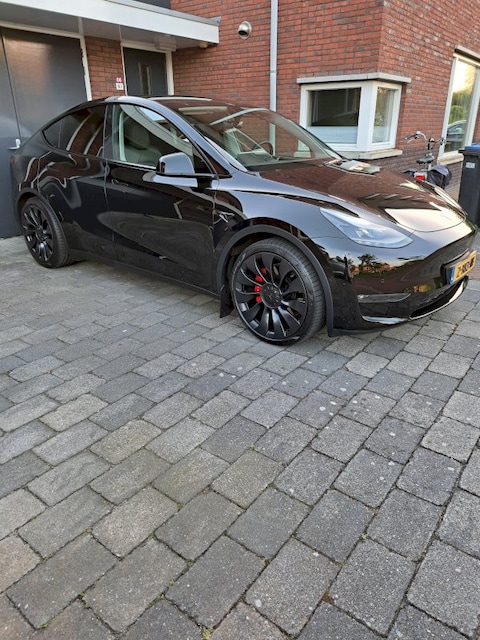 Tesla Model Y Performance AWD (2022)