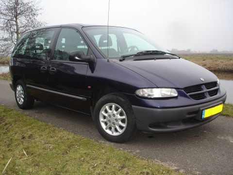 Chrysler Voyager 2.4i 16V SE (1998)