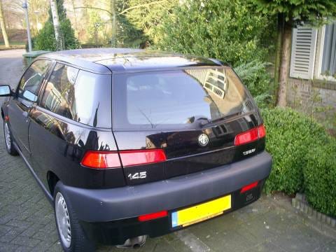 Alfa Romeo 145 1.6 Twin Spark 16V L (1998)