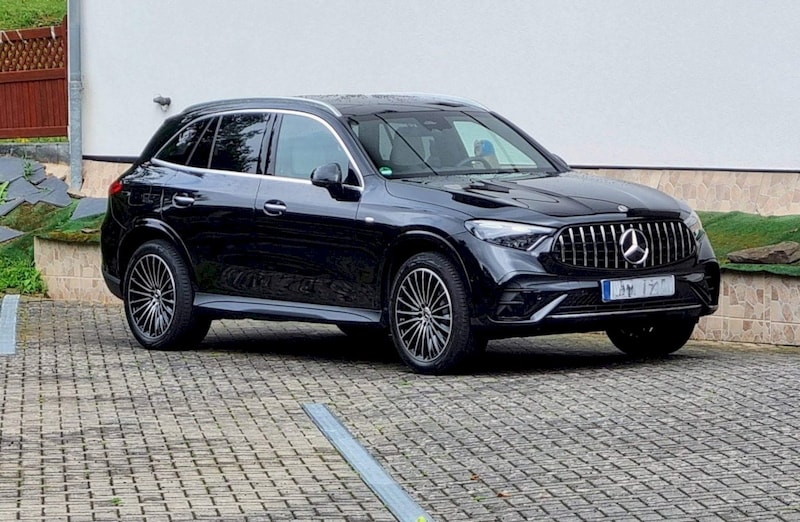 Mercedes-Benz GLC 300 e 4MATIC Sport Edition (2025)