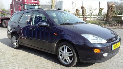 Ford Focus Wagon 1.8i 16V Trend (2000)