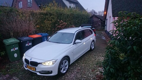 BMW 318d xDrive Touring