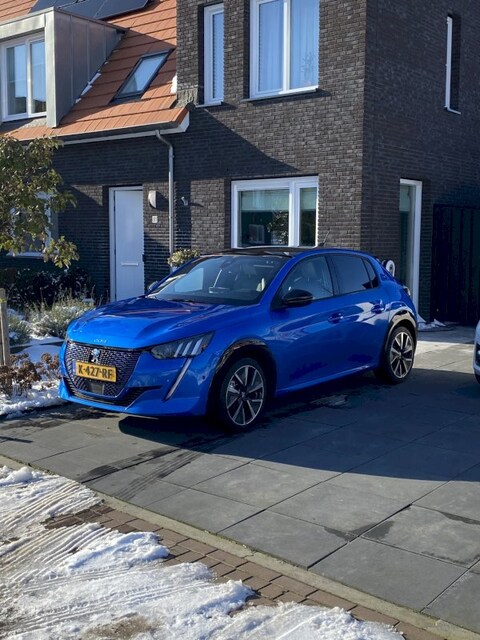 Peugeot e-208 GT EV 50kWh 136