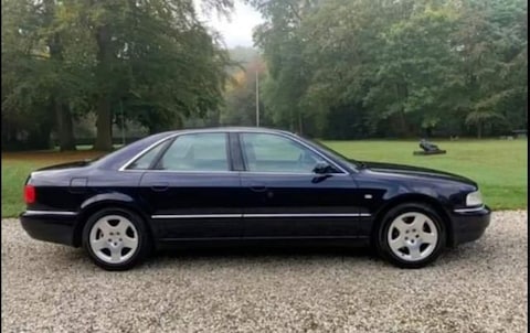 Audi A8 2.8 5V quattro (2001)
