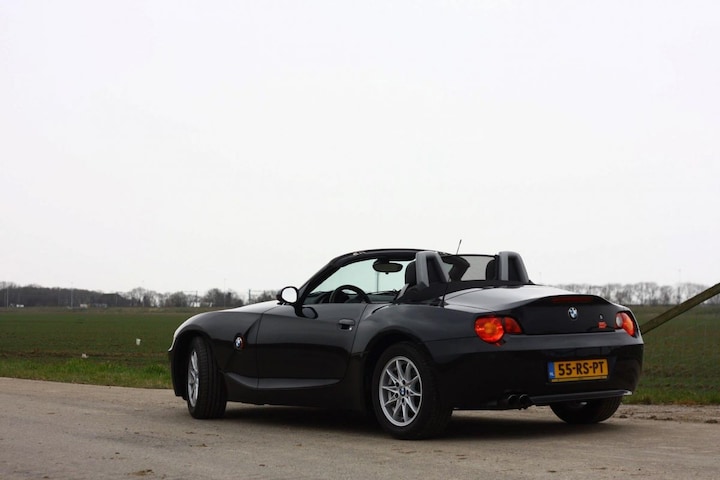 BMW Z4 roadster 2.2i (2005)