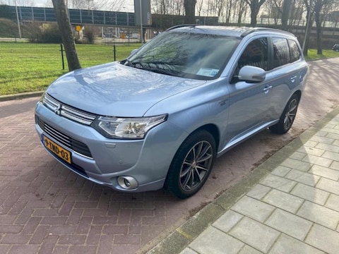Mitsubishi Outlander PHEV Instyle+