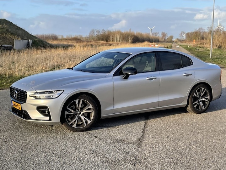 Volvo S60 B4 R-Design (2021)