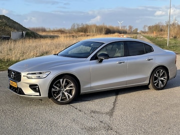 Volvo S60 B4 R-Design (2021)