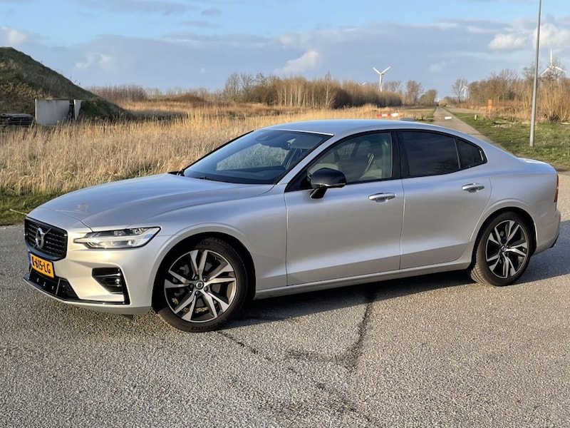 Volvo S60 B4 R-Design (2021)