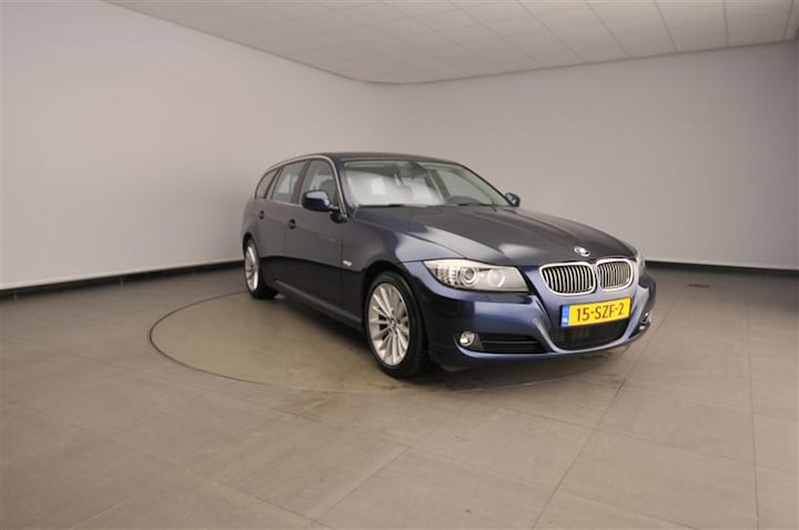 BMW 325d Touring Luxury Line (2012)