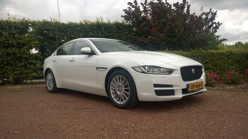 Jaguar XE 2.0D 163pk Pure (2015)