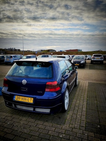 Volkswagen Golf 2.3 V5 Highline (2001)