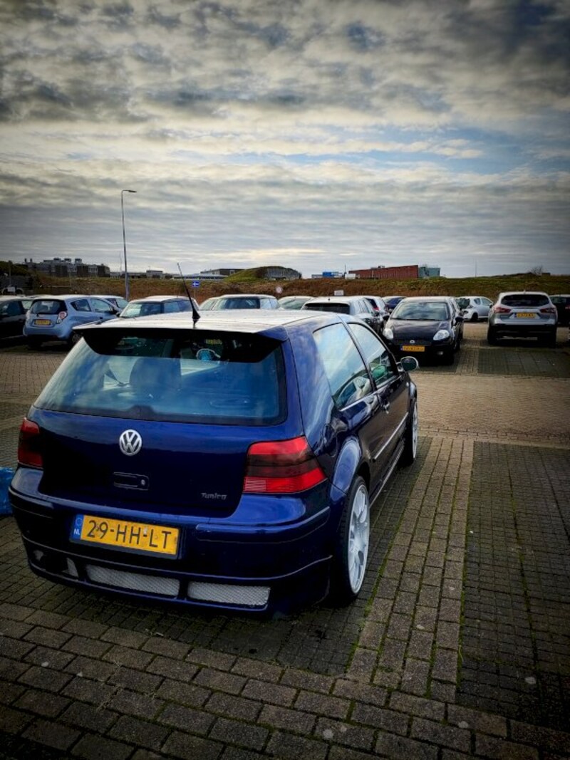 Volkswagen Golf 2.3 V5 Highline (2001)