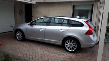 Volvo V60 D4 Summum (2017)