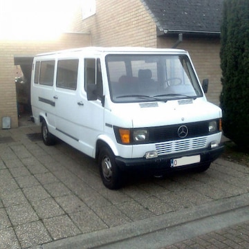 Mercedes-Benz 207D (1983)