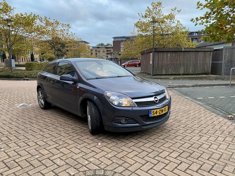 Opel Astra GTC 1.6 Temptation