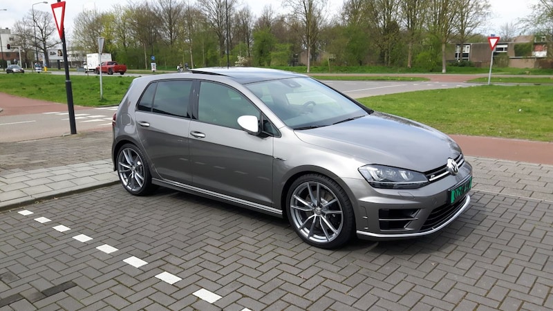 Volkswagen Golf 2.0 TSI 4Motion R (2015)