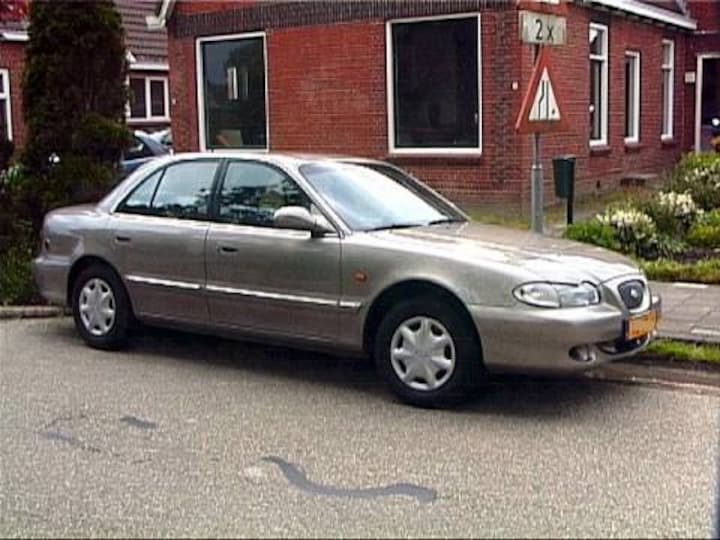 Hyundai Sonata 2.0i 16V GLS (1998)