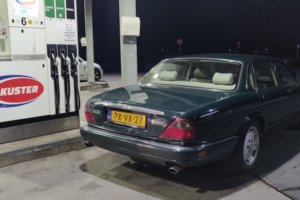 Jaguar XJ