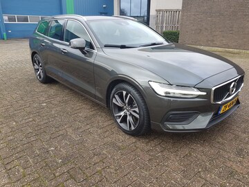 Volvo V60 T5 Momentum (2019)