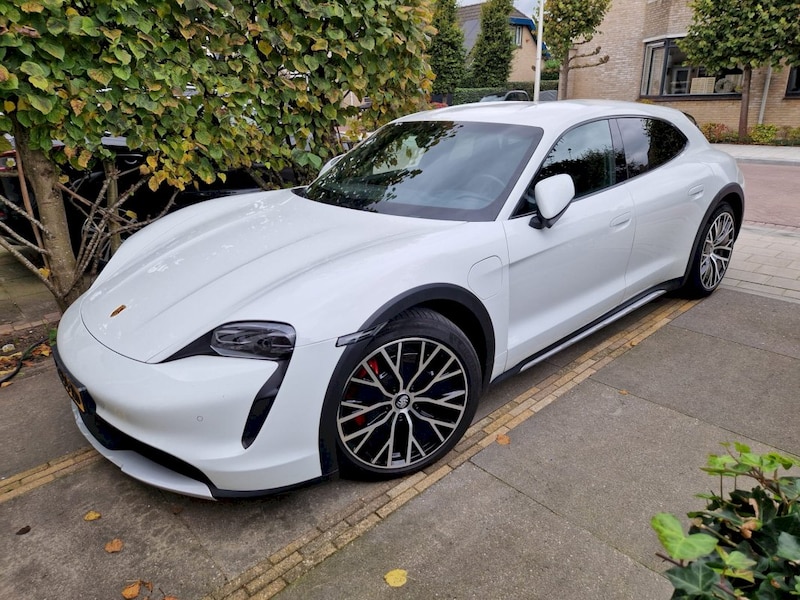 Porsche Taycan 4S Cross Turismo (2021)