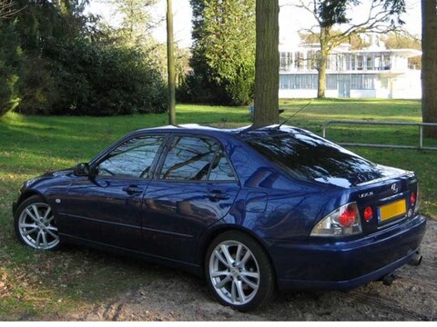 Lexus IS 200